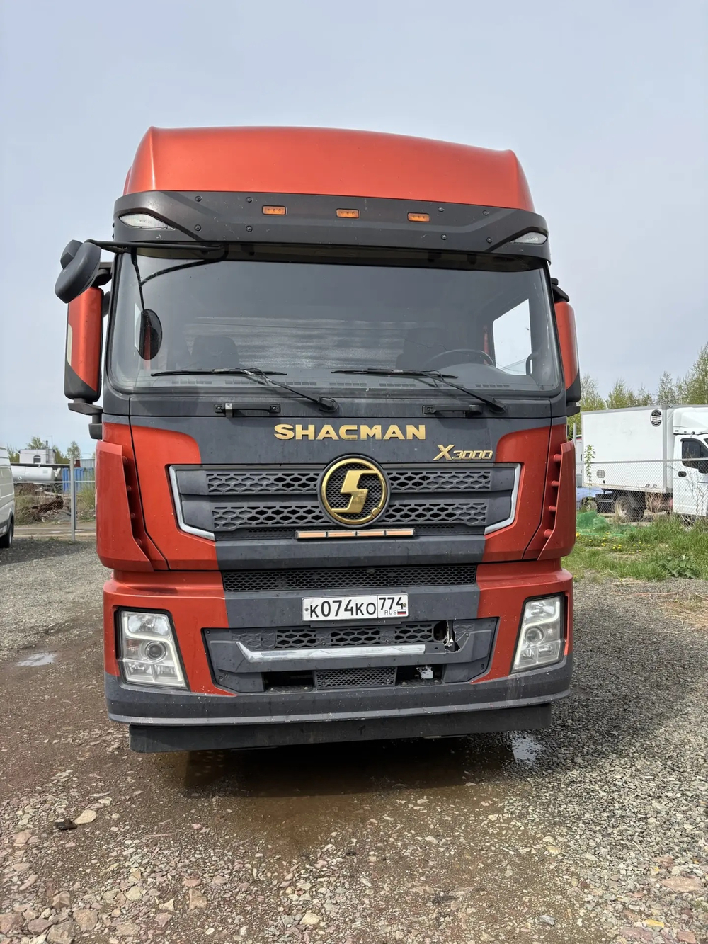 Shacman (Shaanxi) SX* 6x4 Седельный тягач SX42584V324 (Дизельный, 11,6 л, 423 л.с., МТ)