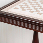 Шахматный стол с комплектом шахмат из слоновой кости