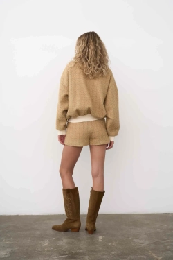 Твидовый бомбер бежевый