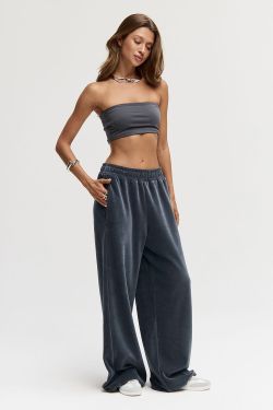 Широкие брюки на резинке из велюровой ткани графитового цвета