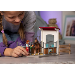 Schleich Конный клуб - Лошадиный ящик с Ханной и Кайеном 42710 / артикул   42710  / GTIN 4059433855226