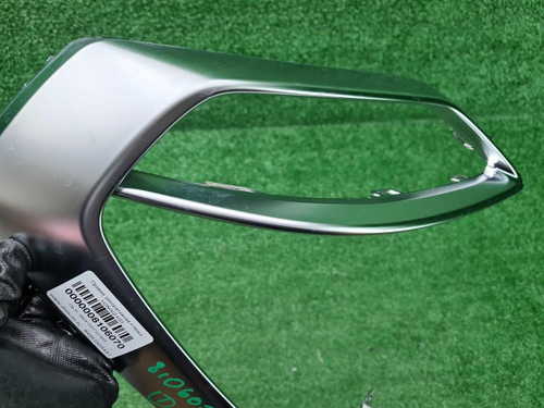 Молдинг заднего бампера правый Hongqi HS3 (23-нв)