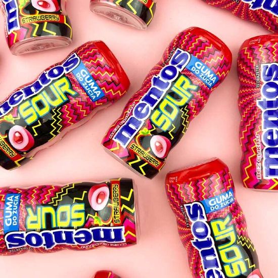 Жевательное драже Mentos Smoothie Fruit со вкусом клубники, 30 г (Германия)