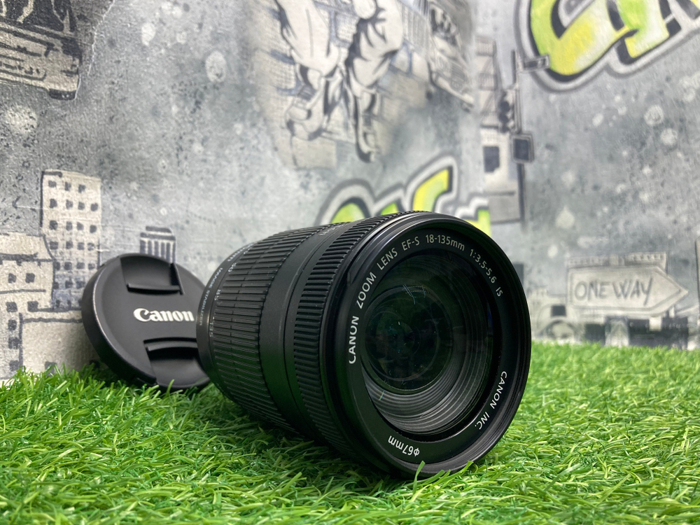 Canon EF-S 18-135mm 3.5-5.6 IS