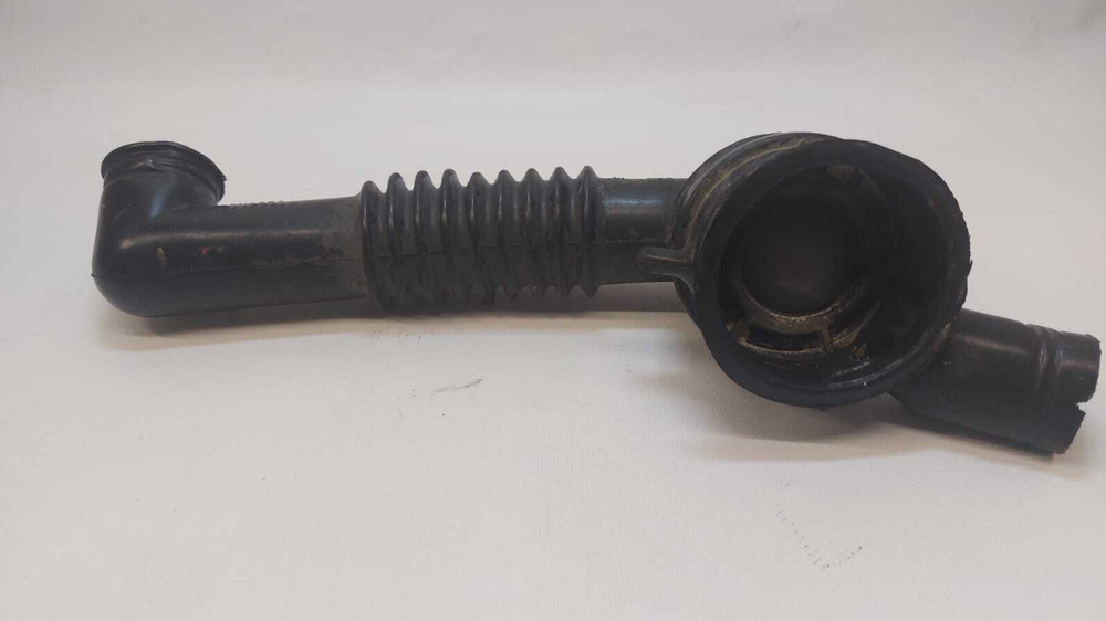 Патрубок сливной для стирадьной машины Indesit, Ariston (верт) 17400176604 б/у