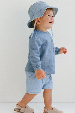 ZARA РУБАШКА ИЗ СТРУЯЩЕЙСЯ ДЖИНСОВОЙ ТКАНИ С ПУГОВИЦАМИ, ВЫЦВЕТШИЙ СИНИЙ