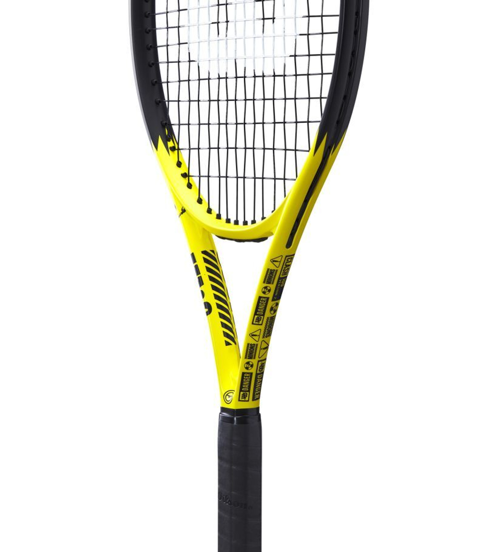 Теннисная ракетка Wilson Minions Clash 100 V2.0 - yellow/black + Струны + Натяжка