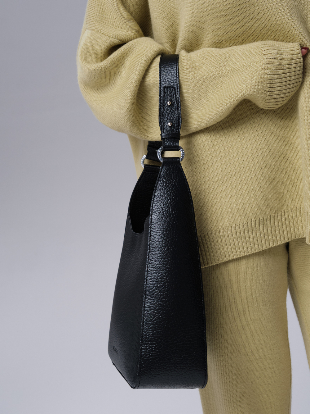 Кожаная сумка Azaro 31027 черный