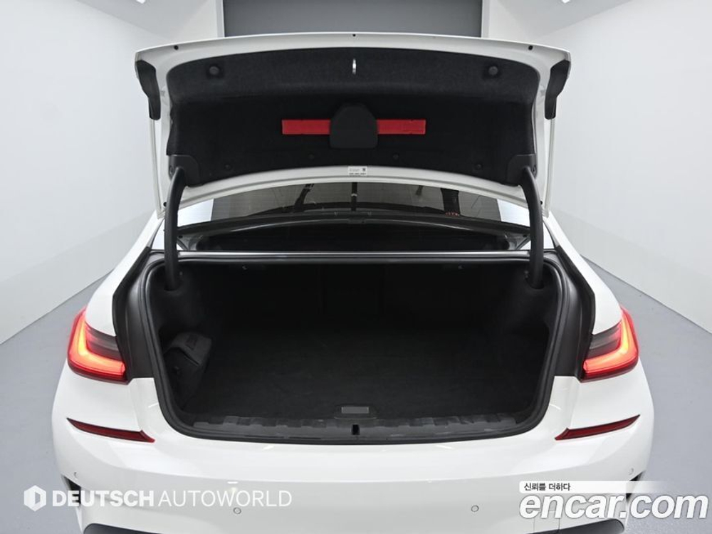 BMW 3 Series (G20) 330e M Sports (08.2020)