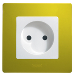Розетка без заземления со шторками 16А 250В белый ETIKA Legrand