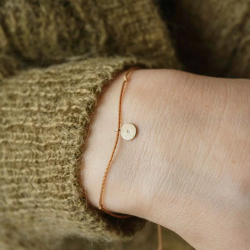 браслет «луна» на бежевой нити