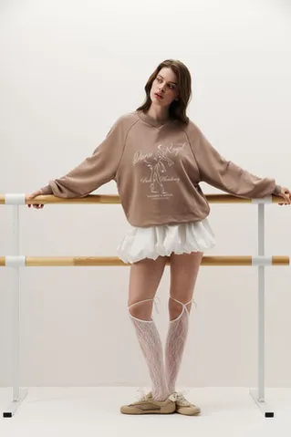 Свитшот с V-образным вырезом цвета капучино