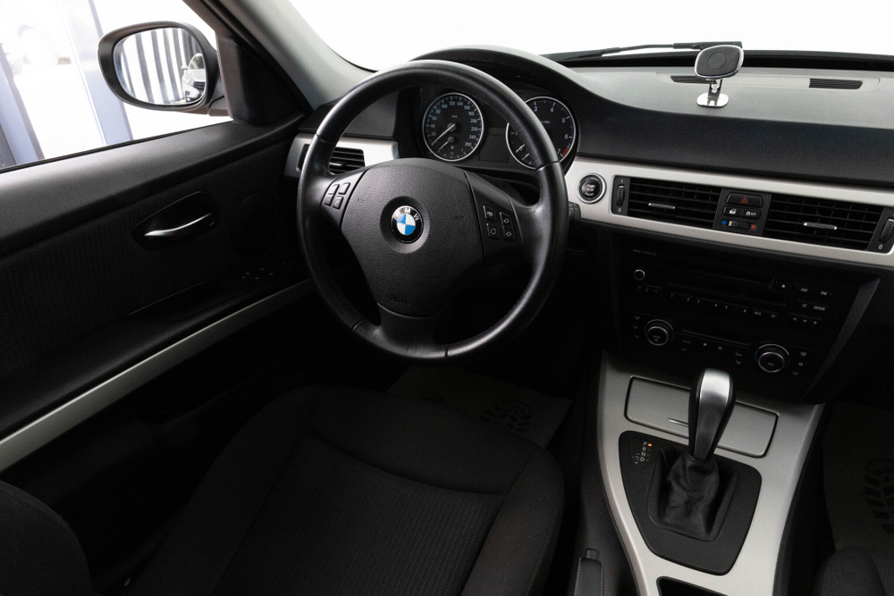 BMW 3-Series, 2011 год