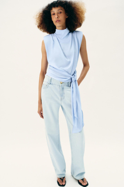 ZARA АТЛАСНЫЙ ТОП С БАНТОМ И ПОДПЛЕЧНИКАМИ, ГОЛУБОЙ