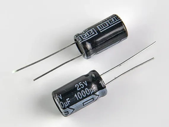 Конденсатор электролитический 1000мкФ 25в 105°С CD110 / 10х16 / FARATON