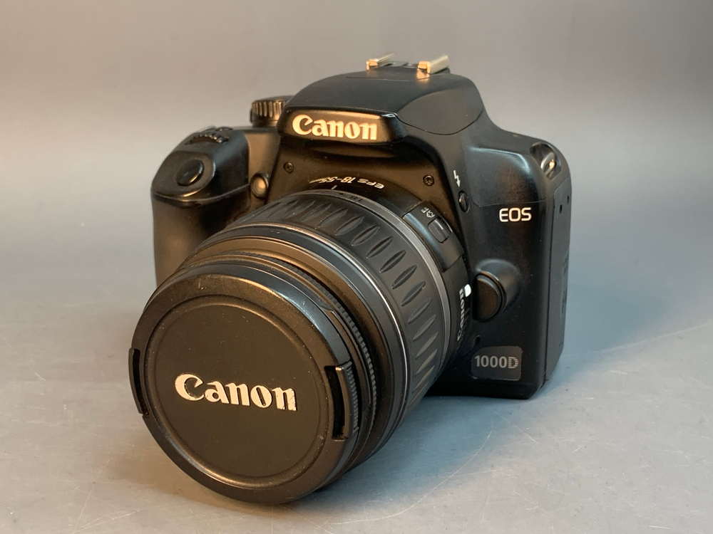 Canon EOS 1000D kit 18-55mm сломан разъем, без з/у