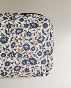 ZARA HOME ДЕТСКАЯ ХЛОПКОВАЯ КОСМЕТИЧКА С ЦВЕТОЧНЫМ ПРИНТОМ, СИНИЙ