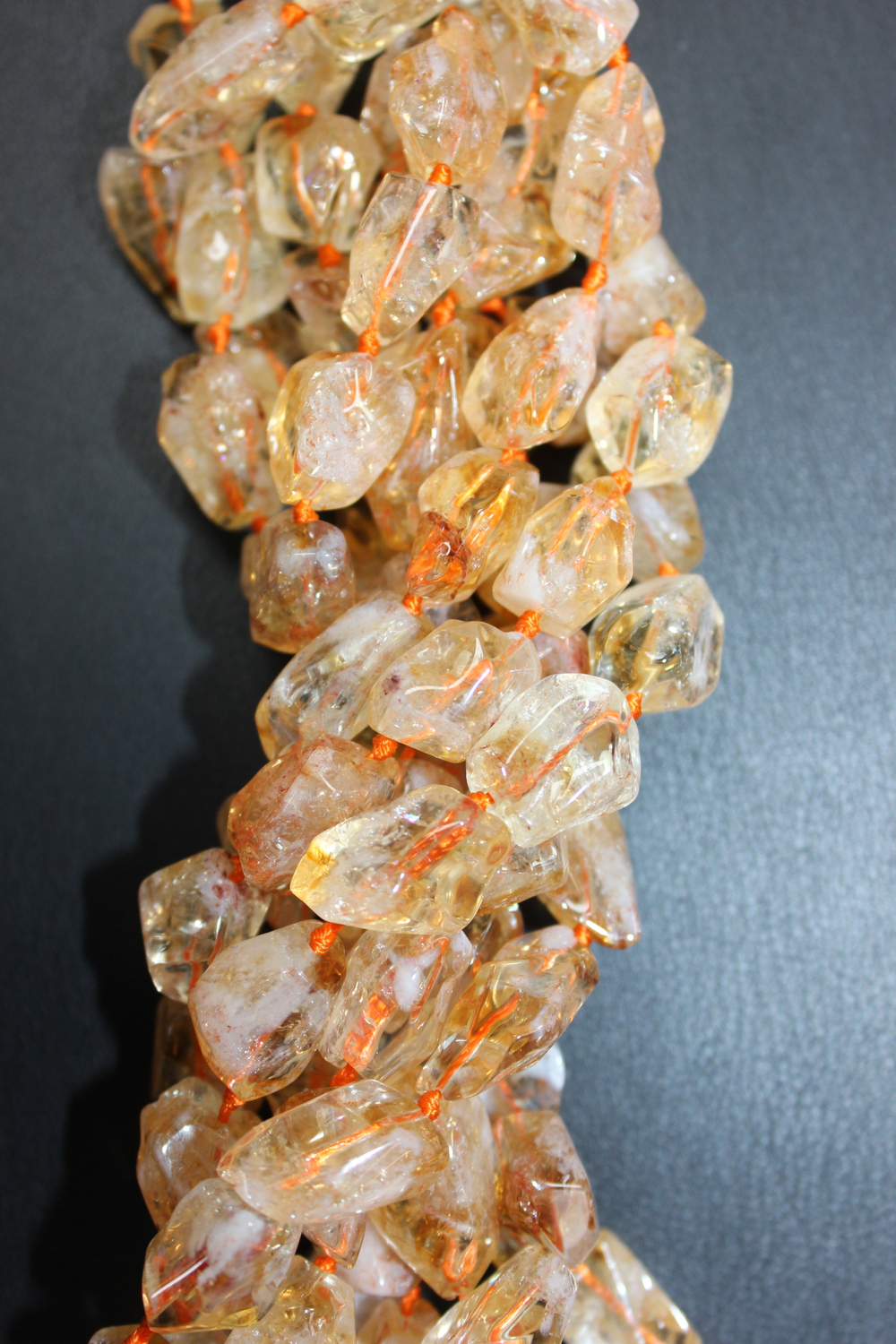 Цитрин галтовка граненая 13-16мм