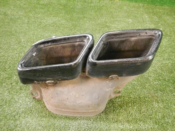 Насадка глушителя LH Mercedes C W205 14-23 AMG 63