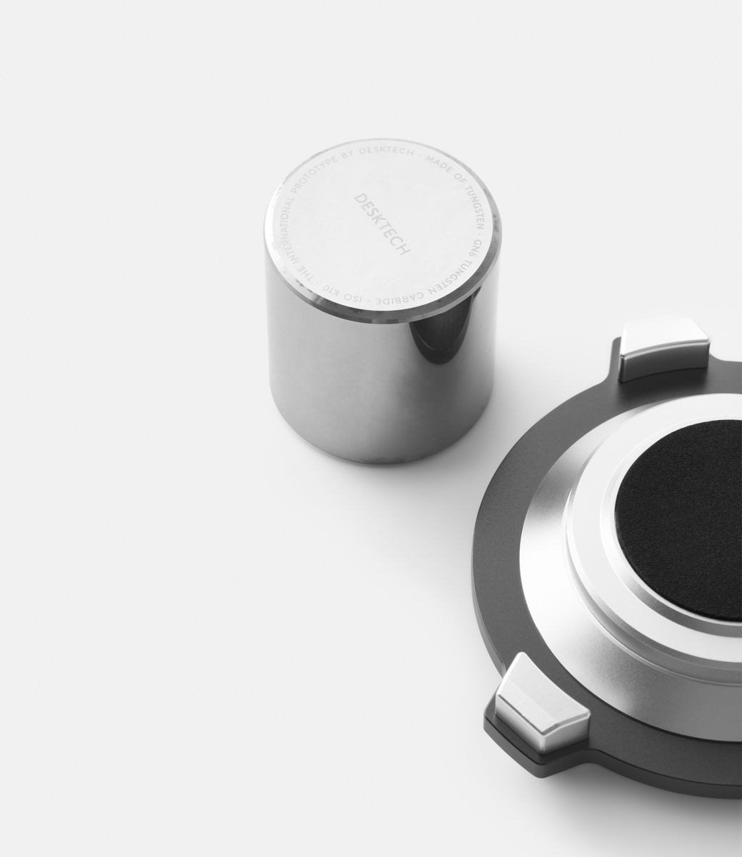 Deskspace Kilogram Prototype Classic — килограмм из вольфрама