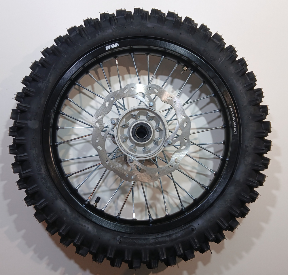 Колесо заднее в сборе с тормозным диском 110/90-18 под ось Ф25мм Мотоцикл BSE Z3