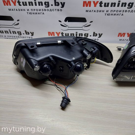 Передние фары Audi A4 B5 daylight black
