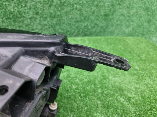 Фара правая Geely Coolray (2019-2024) LED