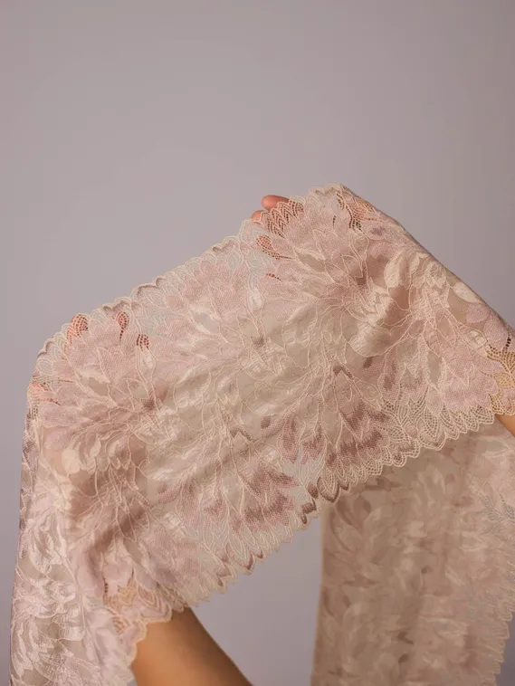 03-77 Кружево эластичное 23 см, бежевый 775/пион 168