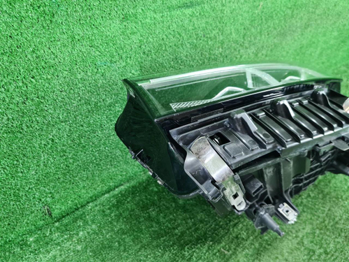 Фара левая BMW 7er G11 G12 (2019-2022) LED