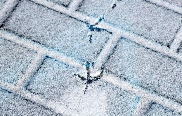 Можно ли укладывать тротуарную плитку зимой?