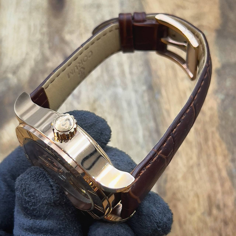 Часы Corum