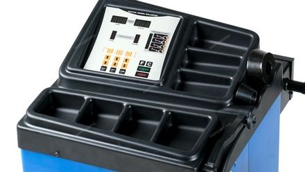 Цена на NORDBERG (4523C) Станок балансировочный с ручным вводом параметров