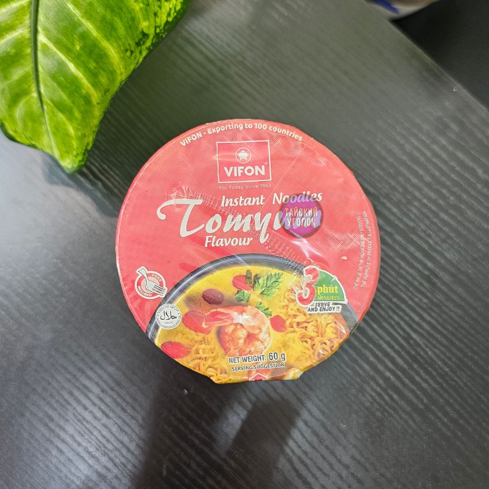 Пшеничная лапша VINFOR со вкусом Том Ям стакан 60 гр