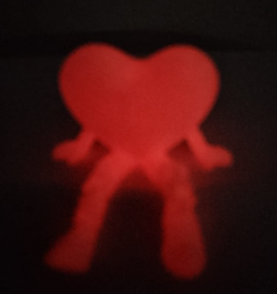 Сердце в темноте светится с подвижными ножками- 3D валентинка подарок универсальный