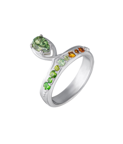 Кольцо из серебра со вставками из демантоидов