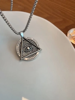 Магический кулон оберег амулет Пирамида с Глазом на цепочке
