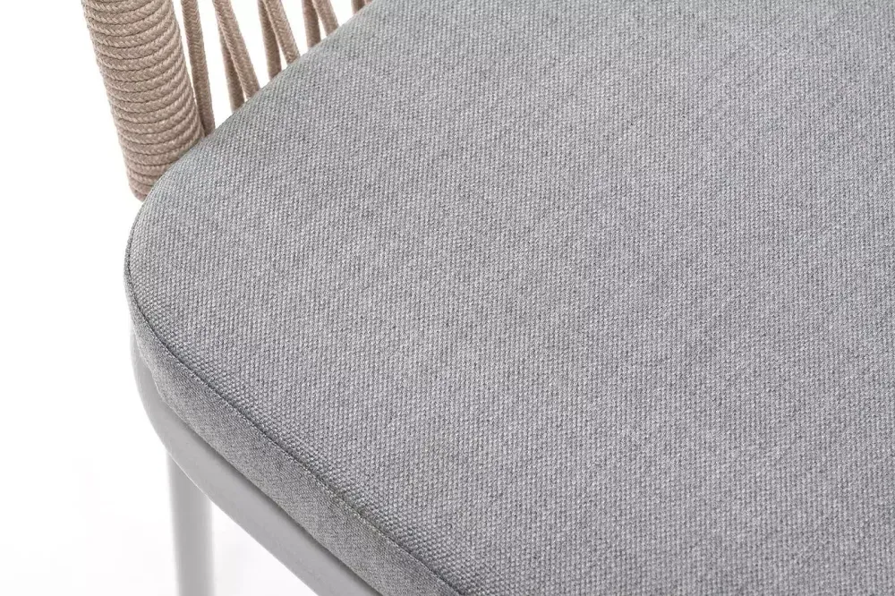 "Лион" стул плетеный из роупа, каркас из стали светло-серый (RAL7035) муар, роуп бежевый круглый, ткань светло-серая