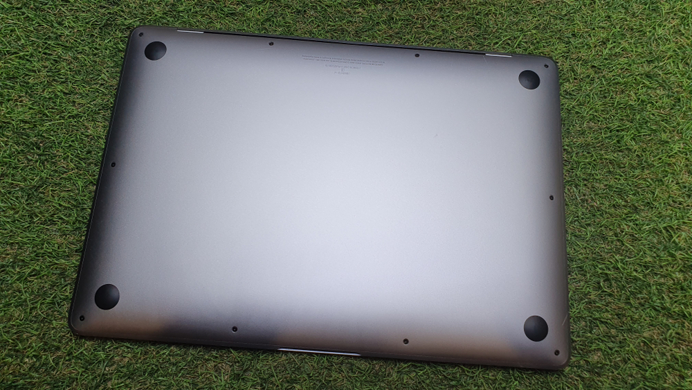MacBook Air 13 2020 M1 152 цикла A2337