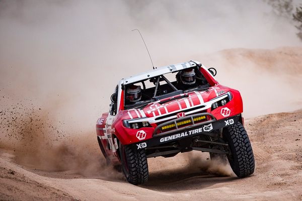 Honda Ridgeline Baja Race Truck одержал победу в гонке Mint 400