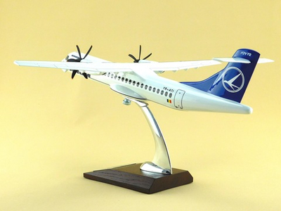 Модель самолета ATR-72 (М1:72,TAROM)