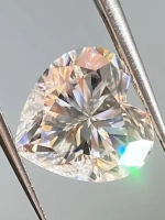 Муассанит "Сердце" 1 сt D/VVS1