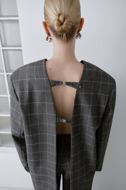 Блейзер из шерсти серый в клетку