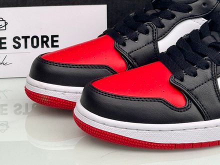 Nike Air Jordan 1 Low Bred Toe