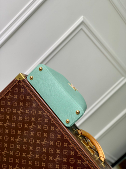 Louis Vuitton Capucines BB