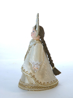 Кукла коллекционная фарфоровая Снегурочка в золотистом наряде