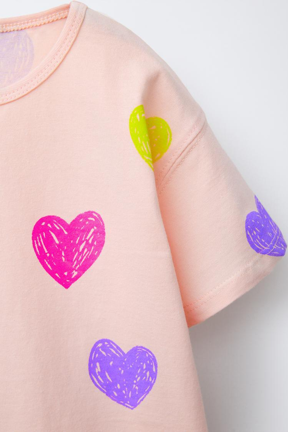 ZARA КОМПЛЕКТ ИЗ ШОРТОВ И ФУТБОЛКИ С ПРИНТОМ, ПЕРСИКОВЫЙ