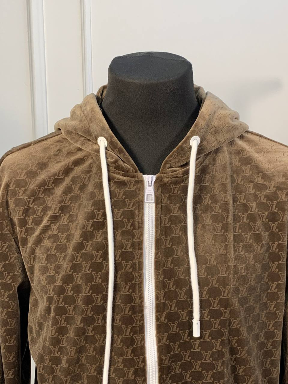 Прогулочный костюм Louis Vuitton