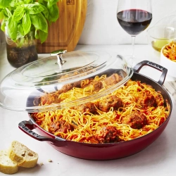 STAUB Сковорода для тушения чугунная с крышкой, 28 см, красная