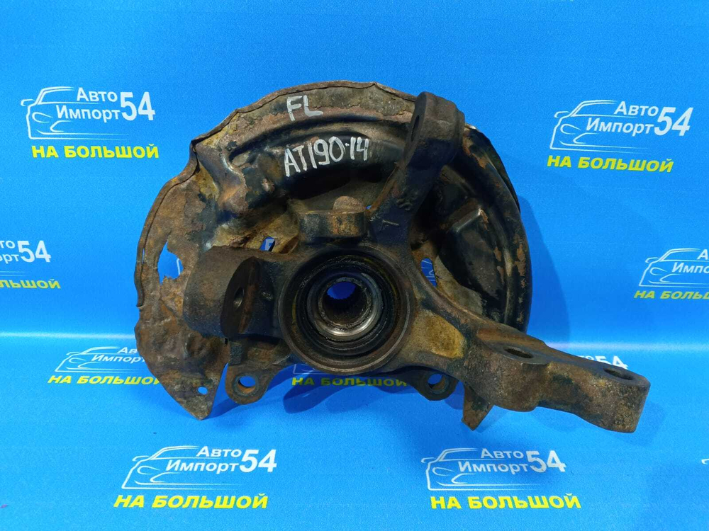 Ступица передняя левая TOYOTA CARINA E 1995