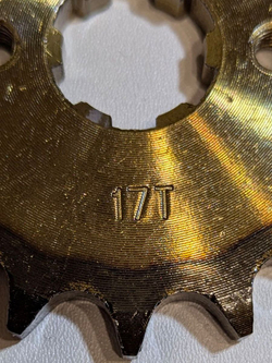 Звезда ведущая для мотоцикла, мопеда, питбайка 428-17 вал 20 мм